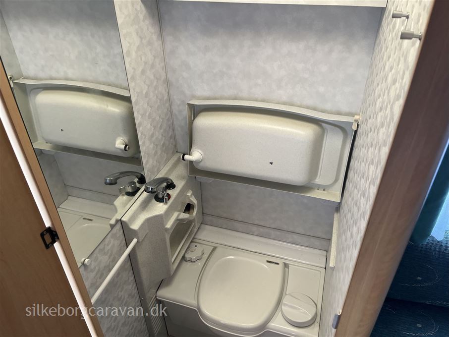 Adria Unica A 390 DS